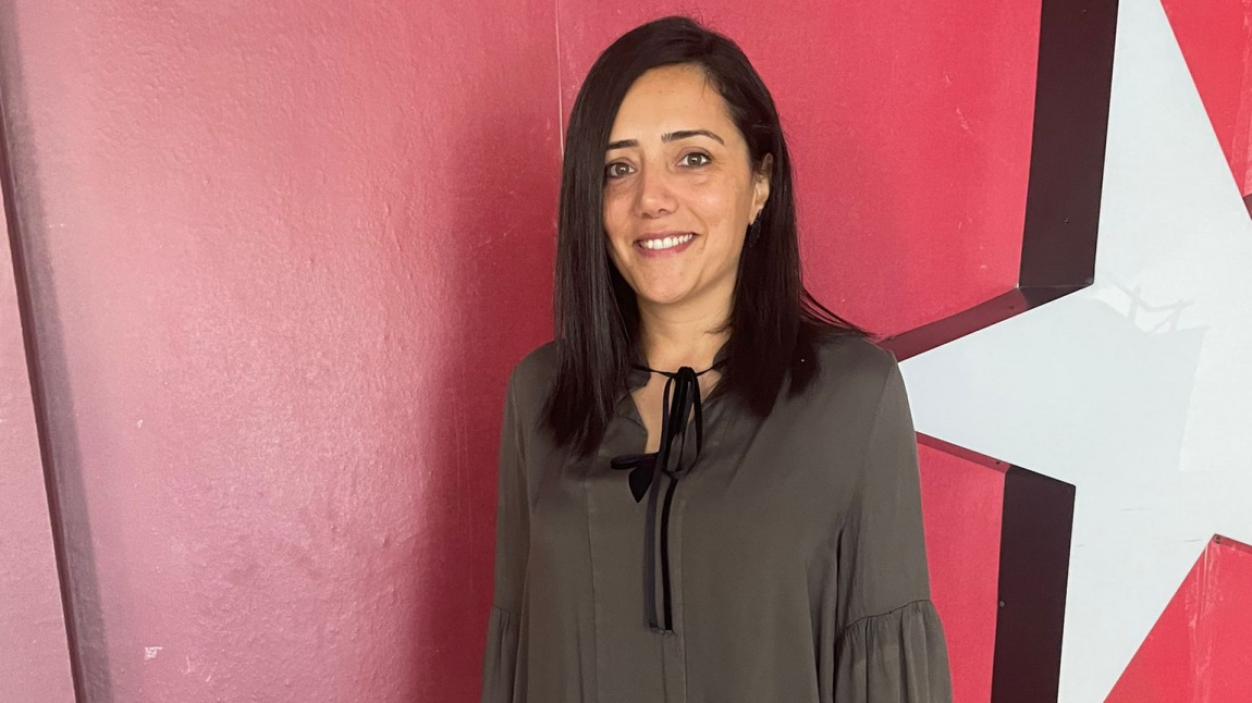 Uzm. Öğretmen Deniz GÖZÜM - İngilizce - The English - Ingles 