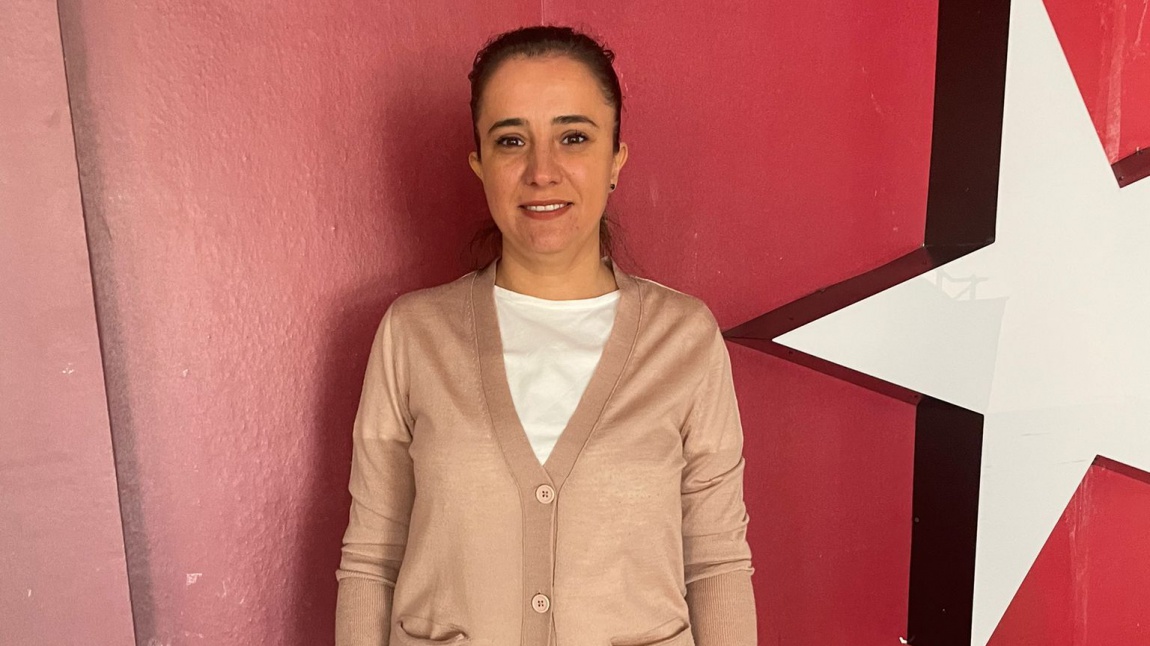 Uzm. Öğretmen Elif KAYSILI - İngilizce - The English - Ingles 