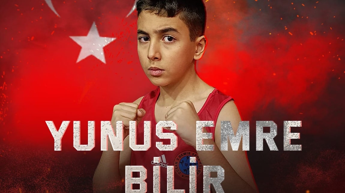 Okulumuz 7/B Sınıfı Öğrencilerinden Yunus Emre BİLİR Kick Boks Şampiyonu