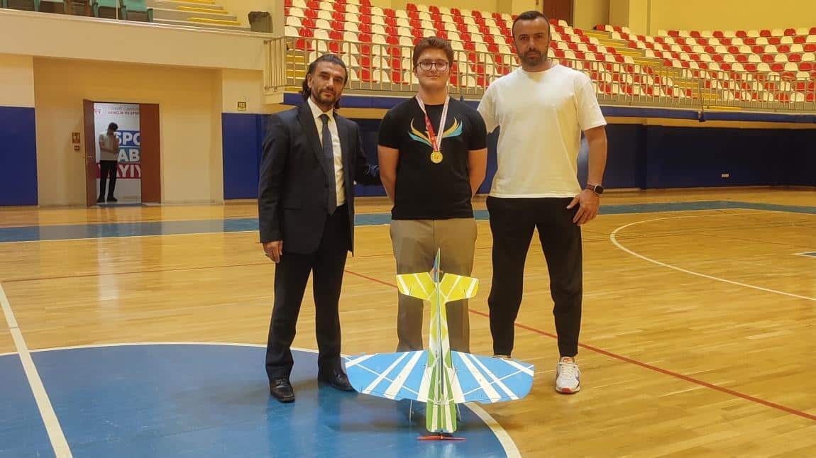 F3P Radyo Kontrollü Uçak Ankara Bölge Şampiyonasında, Öğrencimiz Ahmet Semih POYRAZ 1. Oldu